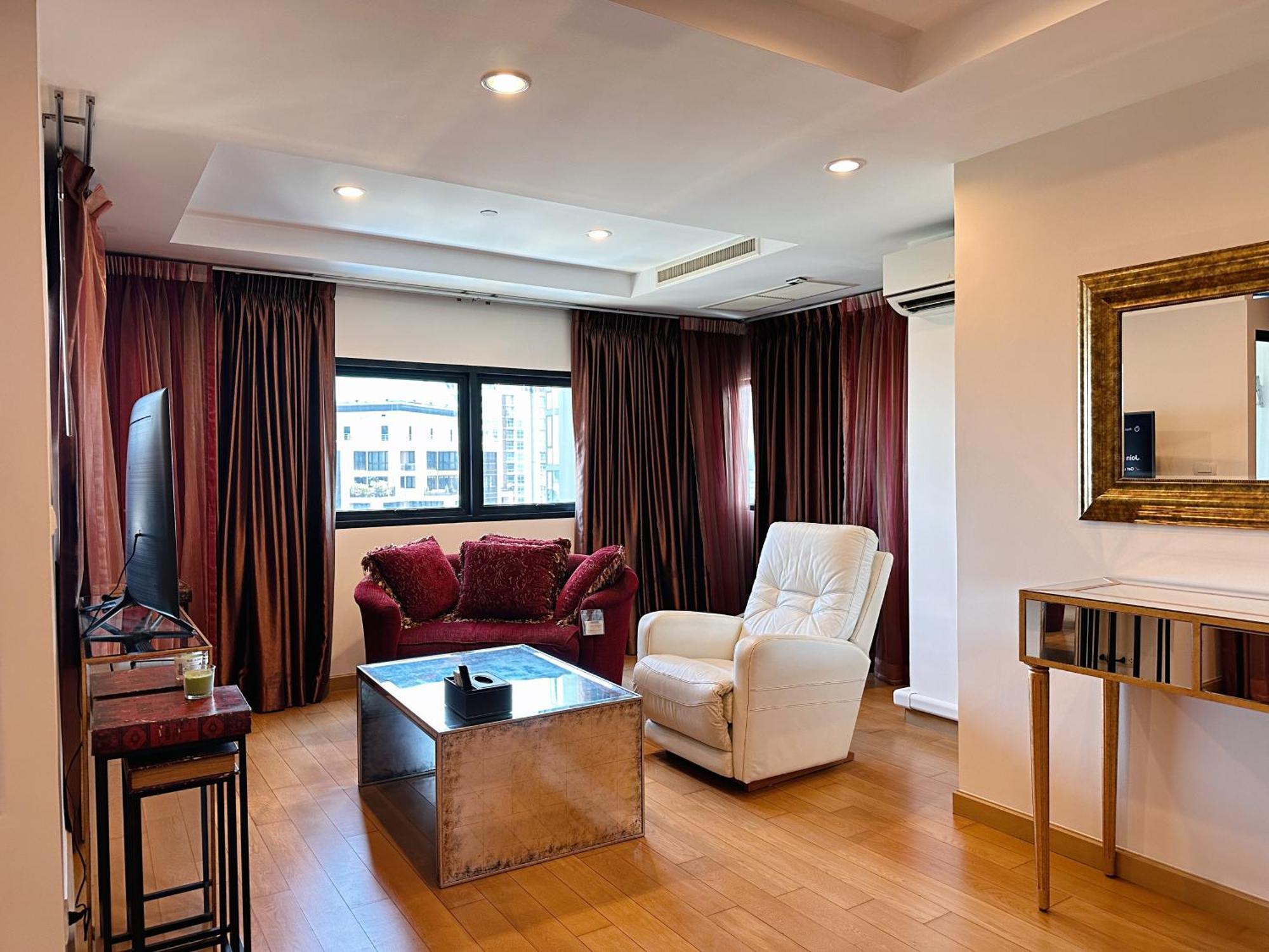 Sathorn Gardens By Ern Apartment Bangkok