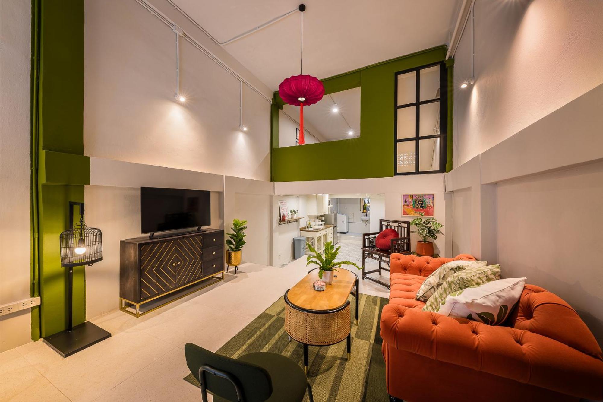 Charming Sukhumvit Shophouse - 2mins Walk To Skytrain Holiday home