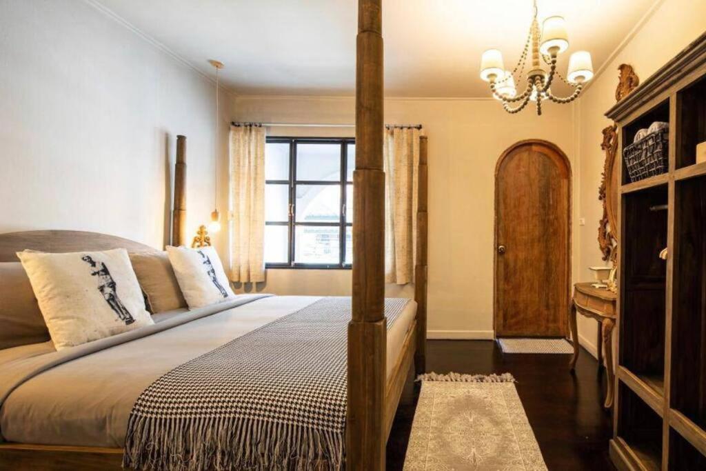 Vila Beautiful 3 Bedroom Baroque House Near Asoke Bts Bangkok