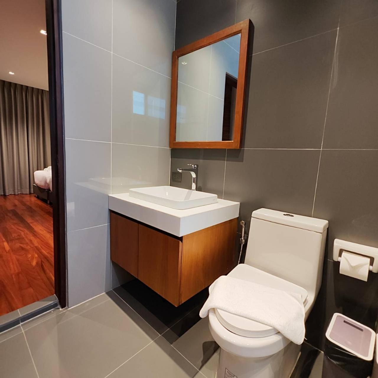 At Number60 Khaosan Guest house
