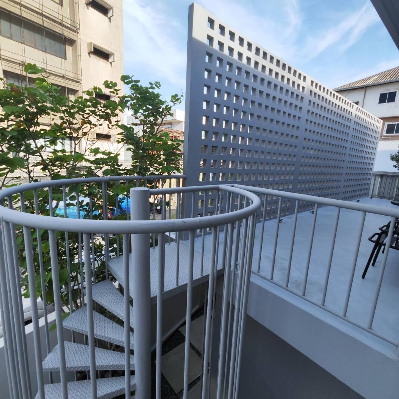 At Number60 Khaosan Guest house