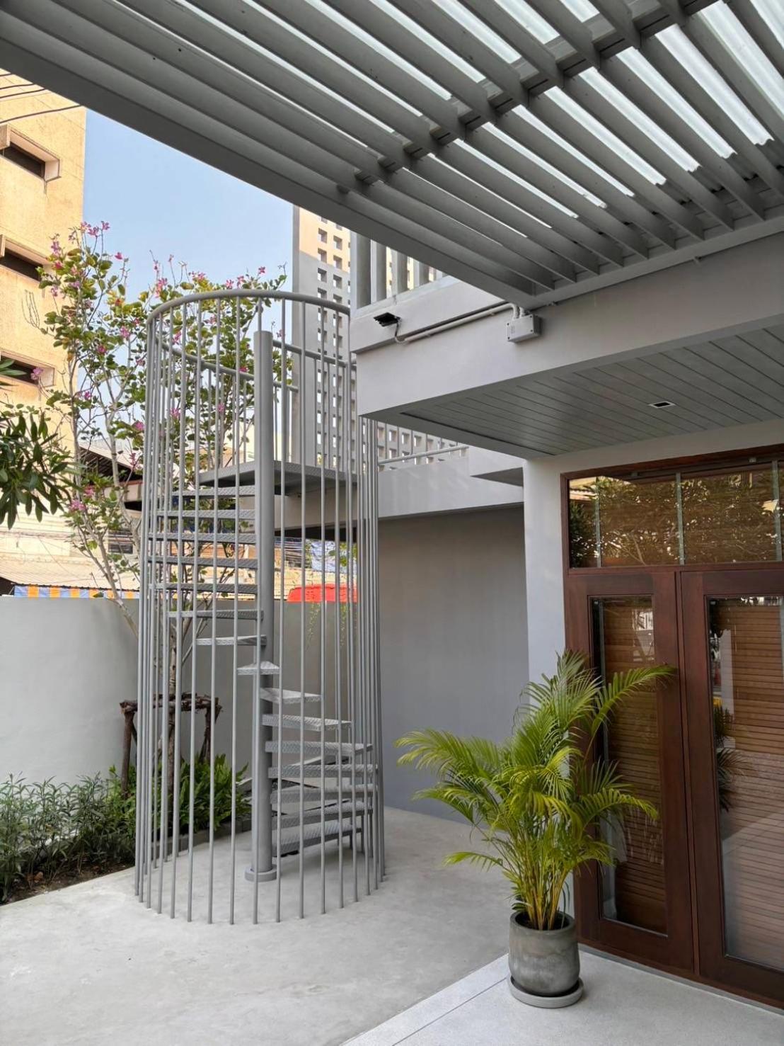 At Number60 Khaosan Guest house