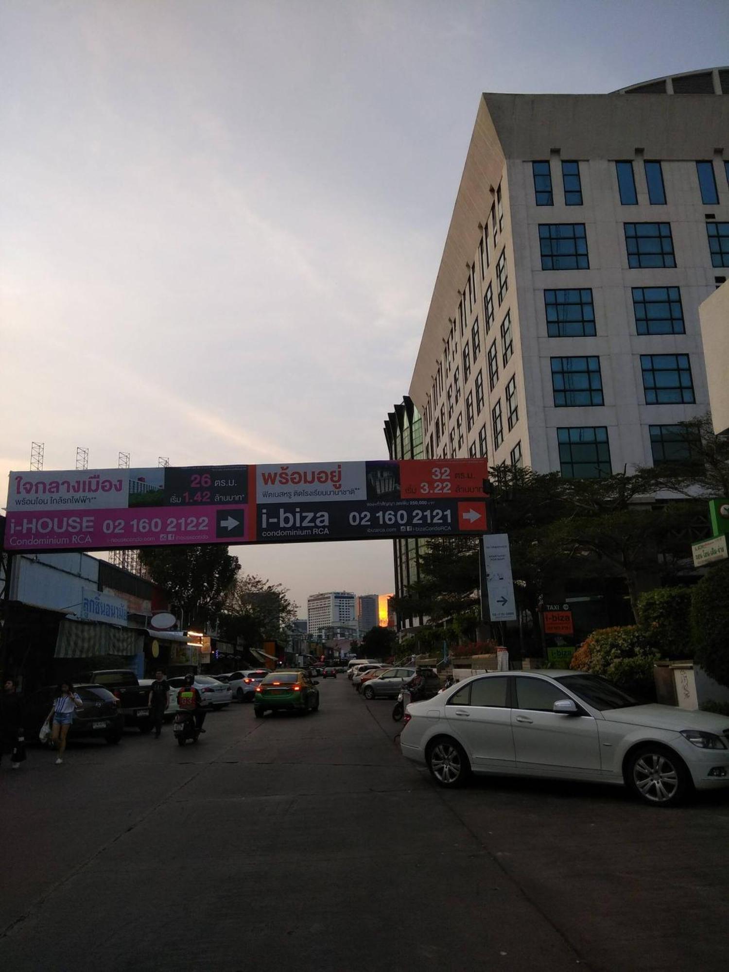 Savi Super Deluxe 2 Nr Bkk Hospital Bangkok