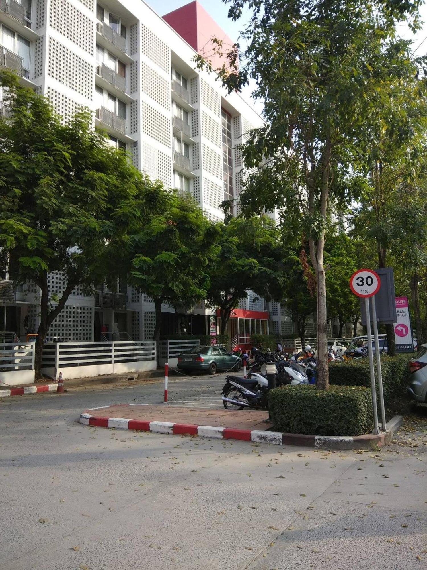 Savi Super Deluxe 2 Nr Bkk Hospital Holiday home *