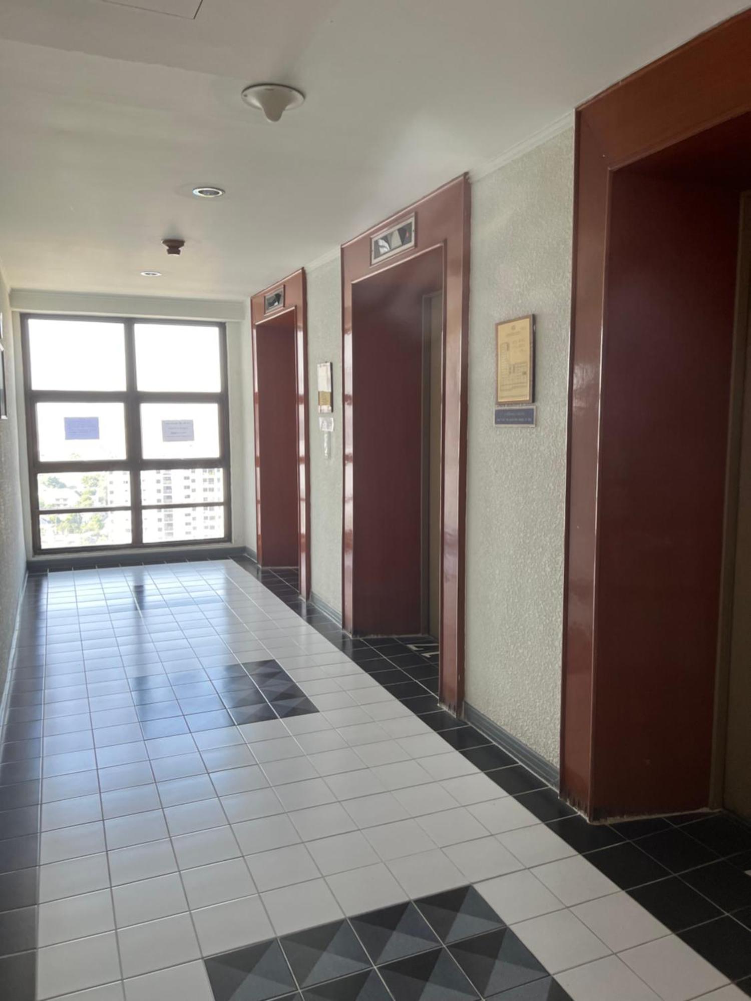 Regent Srinakarin18