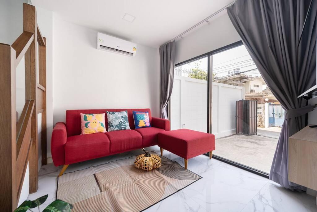 Miq Ekkamai3_pool Villa_3br House * Bangkok