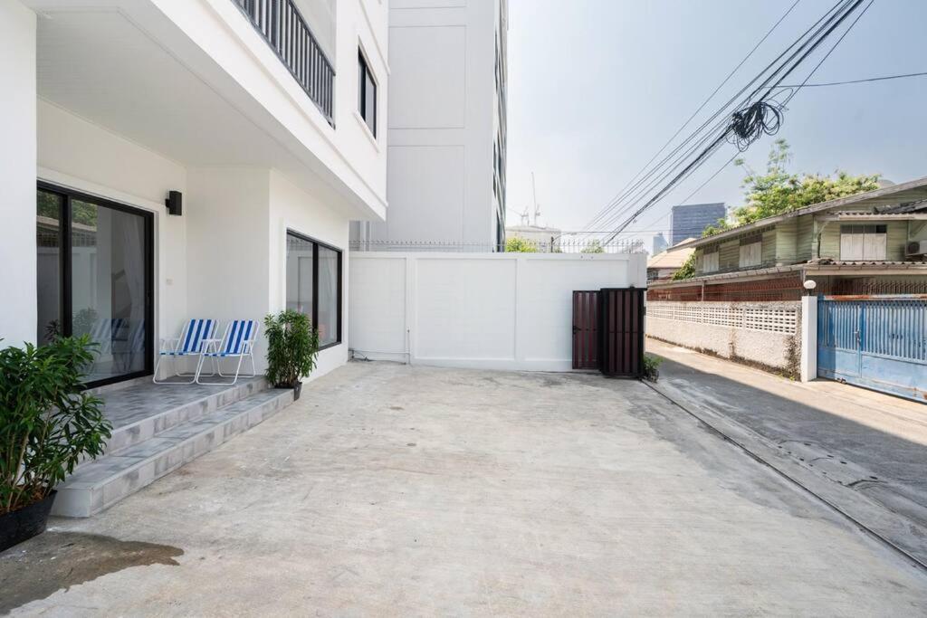 Miq Ekkamai3_pool Villa_3br House * Bangkok