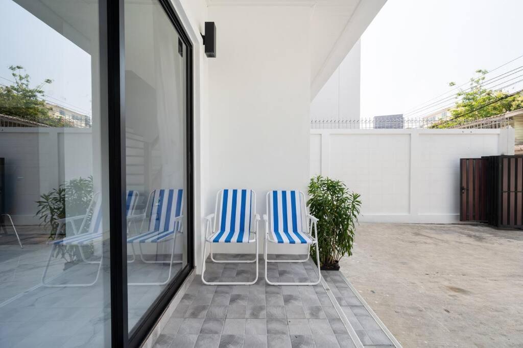 Miq Ekkamai3_pool Villa_3br House *