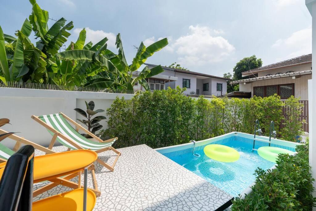 Villa Miq Ekkamai3_pool Villa_3br House Bangkok