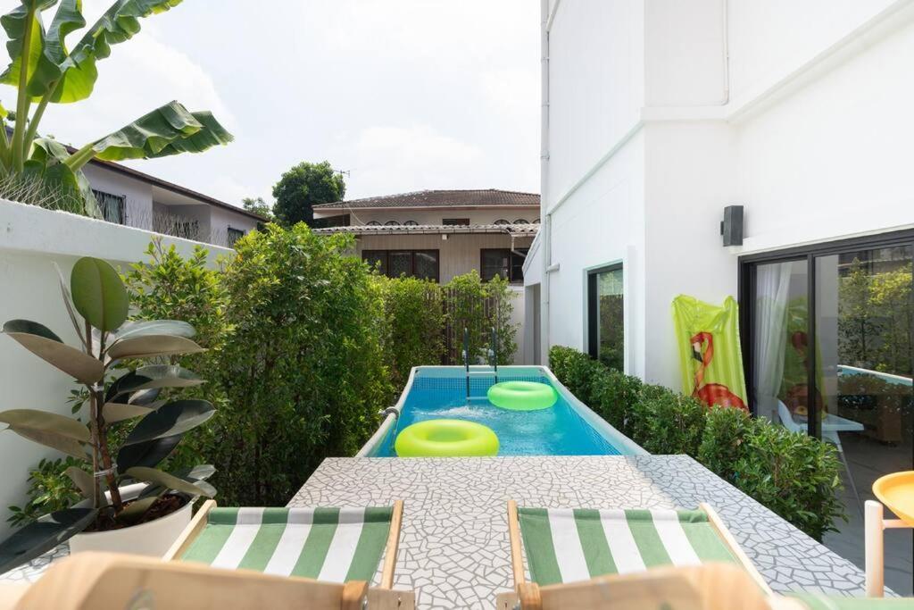 Miq Ekkamai3_pool Villa_3br House Villa