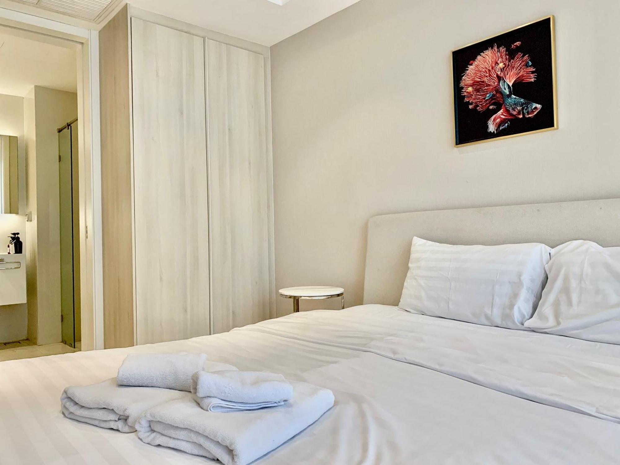 Sukhumvit 11#luxury#pool#gym#bts Nana&mrt Sukhumvit#1br#max4ppl * Bangkok