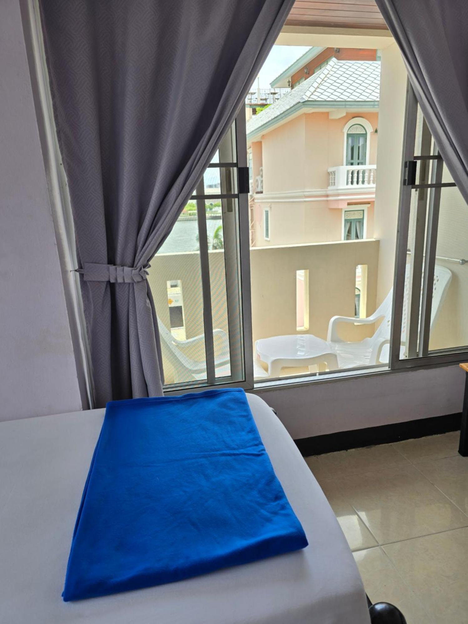 Bella Bella Riverview * Bangkok