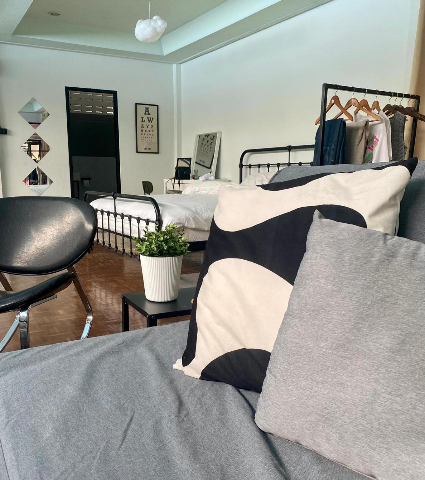 Spacious Design Loft With Rooftop *