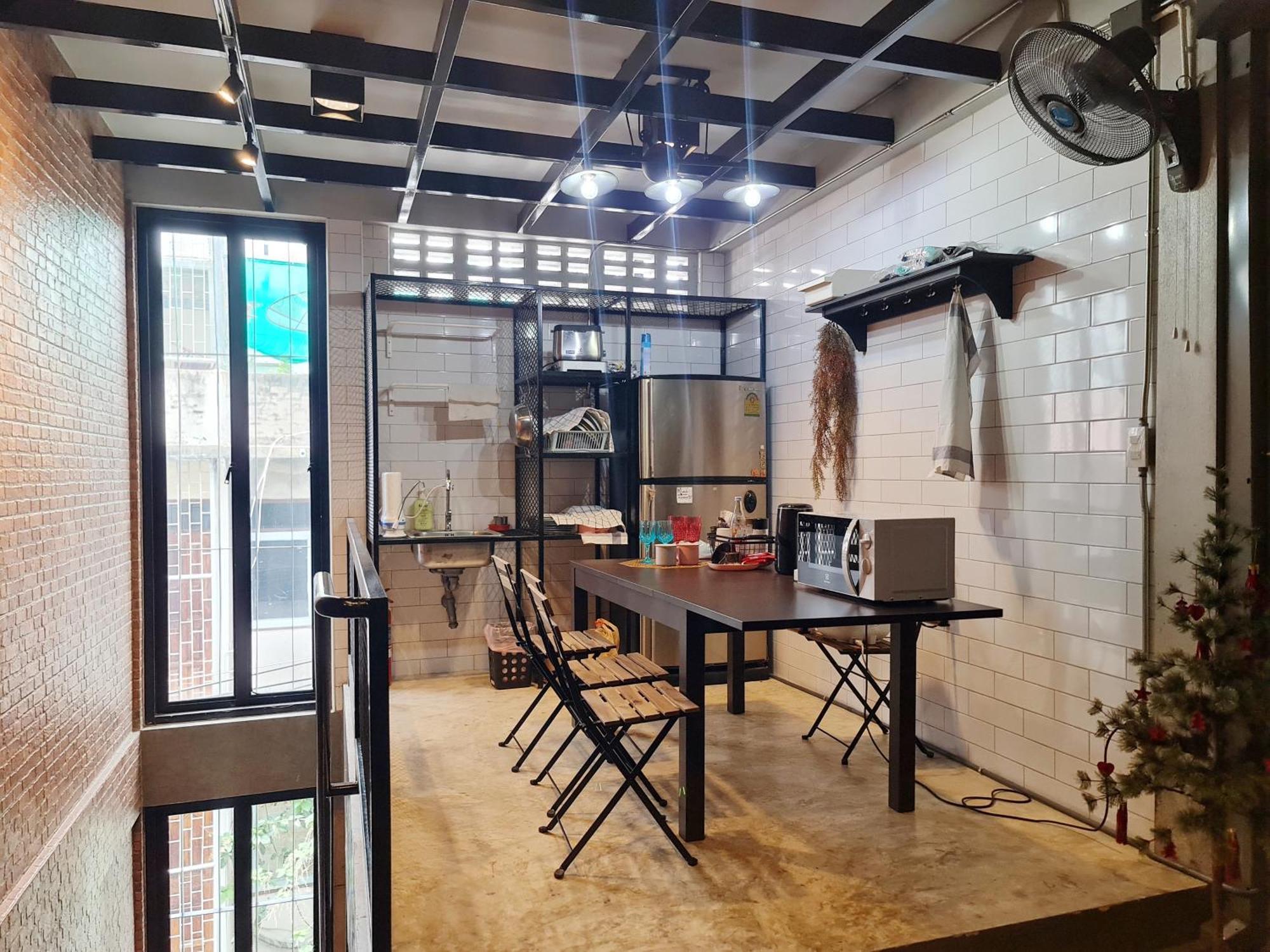 Meemaw's House Hostel Bangkok