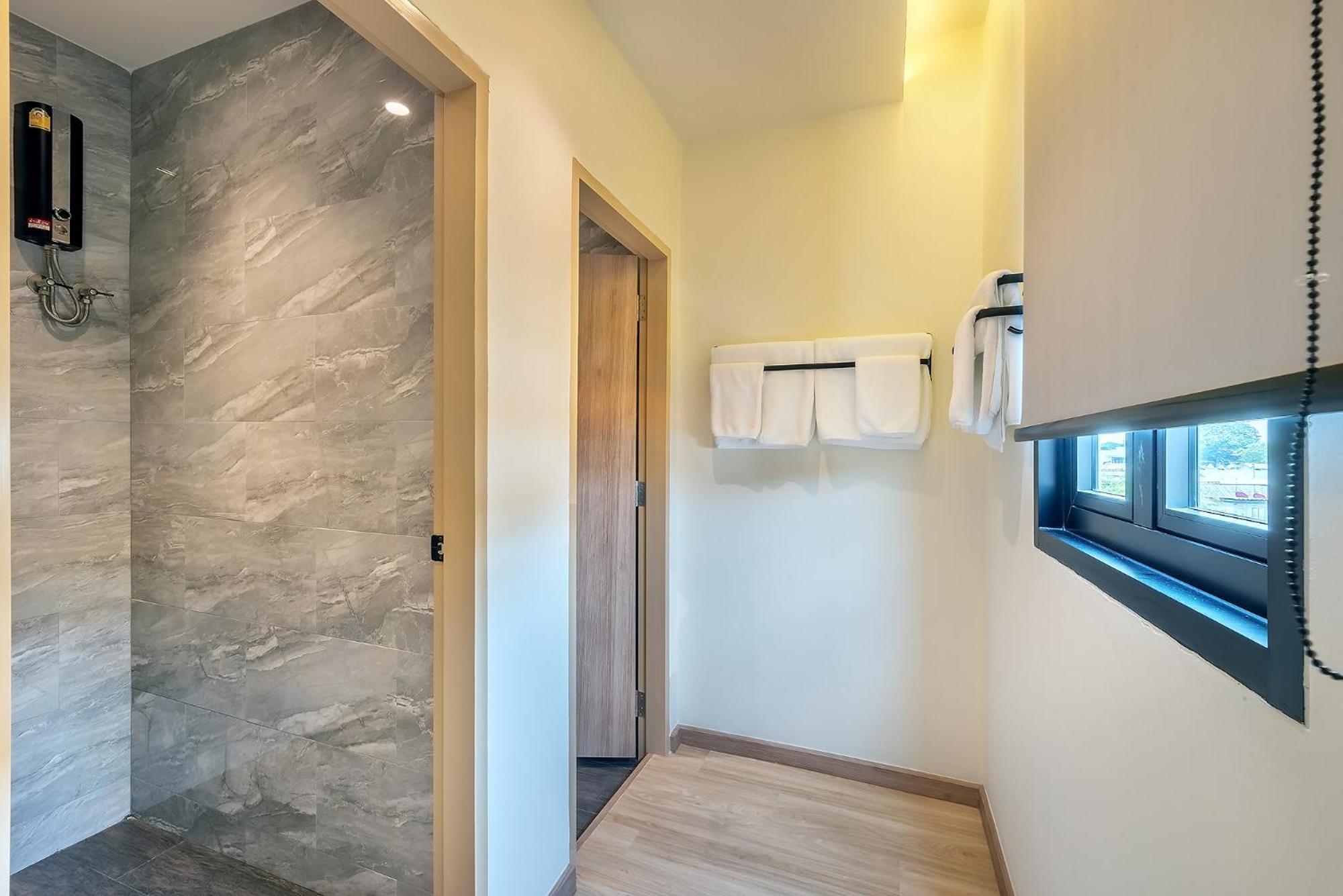 Hostel Phra Nakhon Poshtel