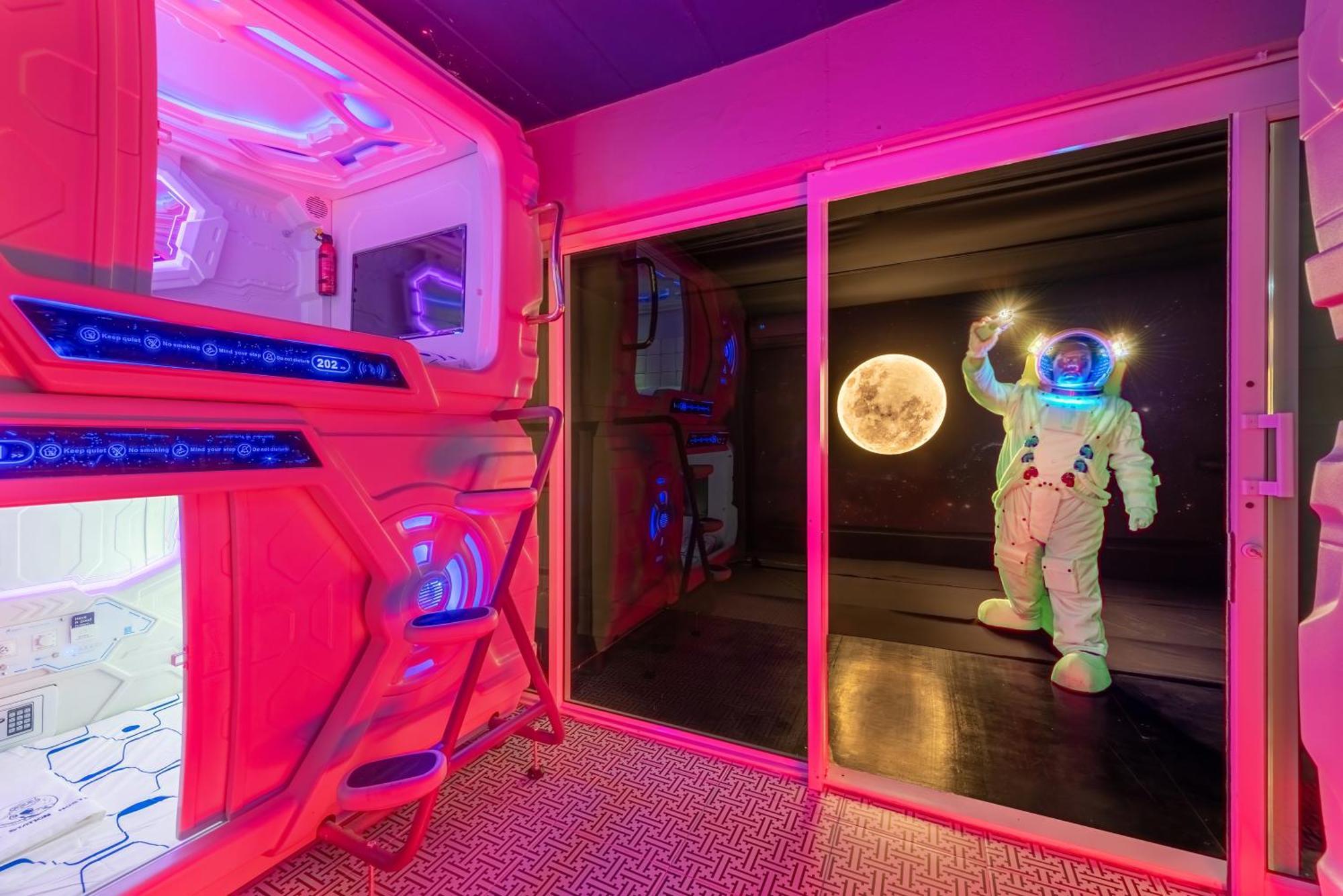 Hostel Space Station *