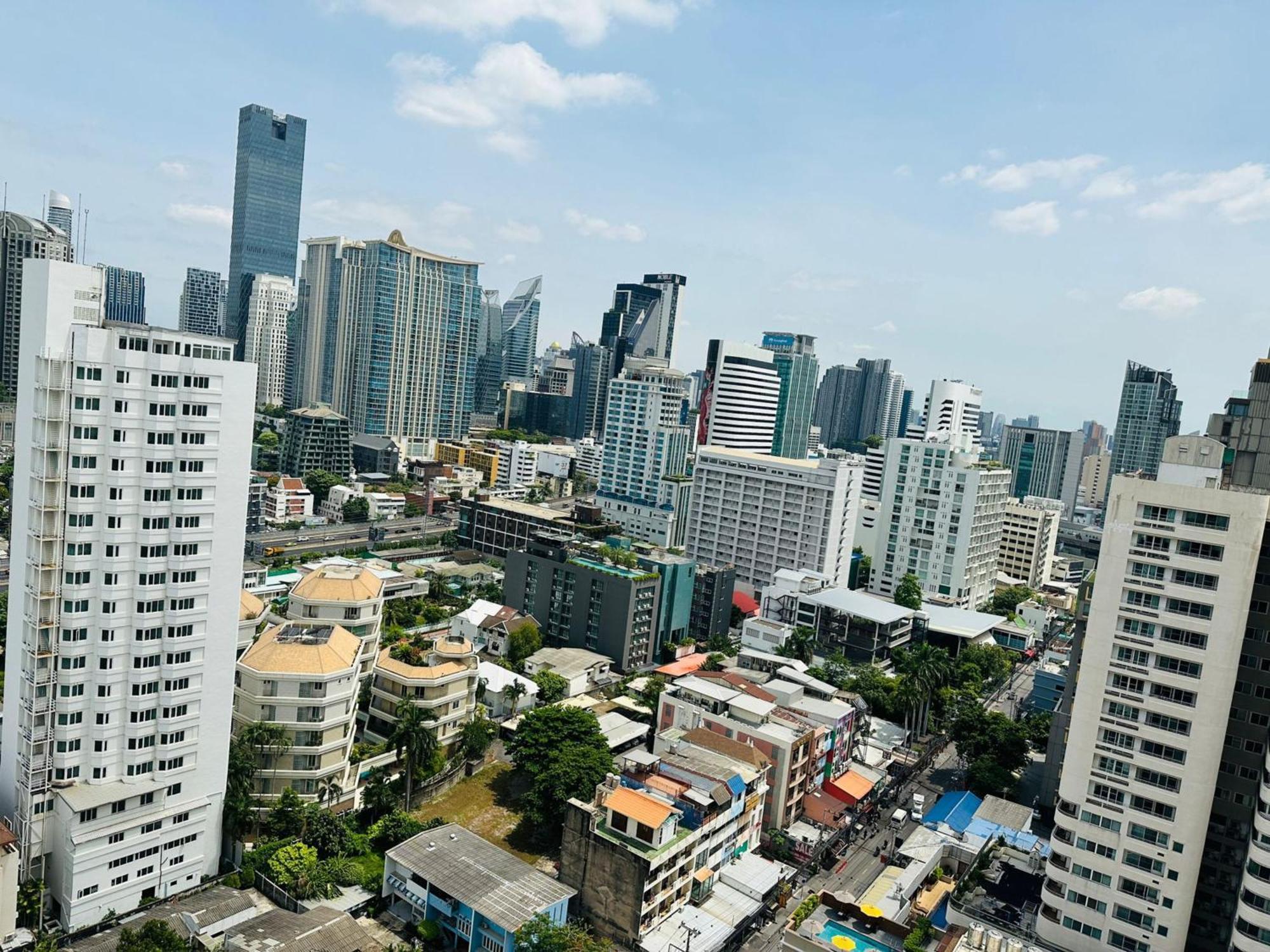Omni Tower Sukhumvit Soi 4 Direct Apartment