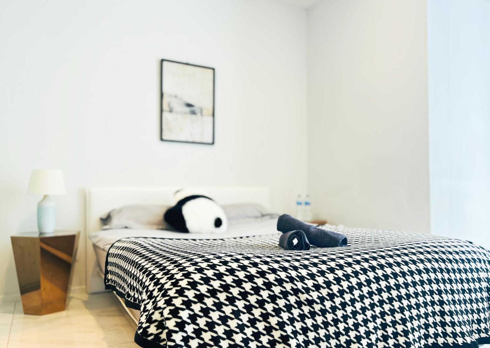 Apartment Hyde Sukhumvit 11 Nana & Five House