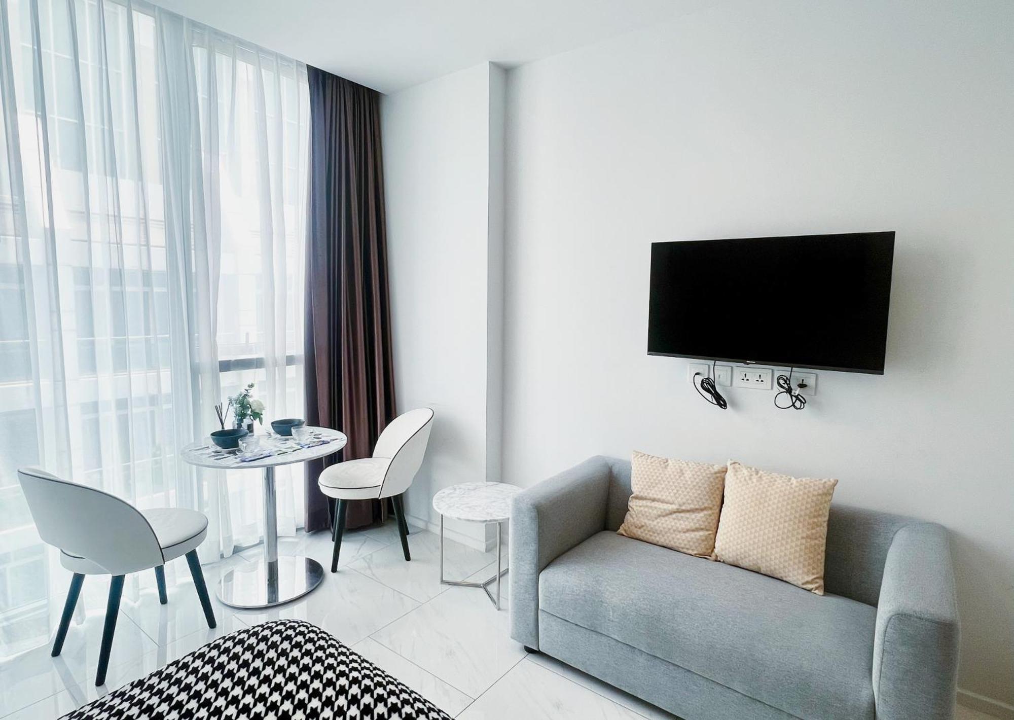 Hyde Sukhumvit 11 Nana & Five House Bangkok