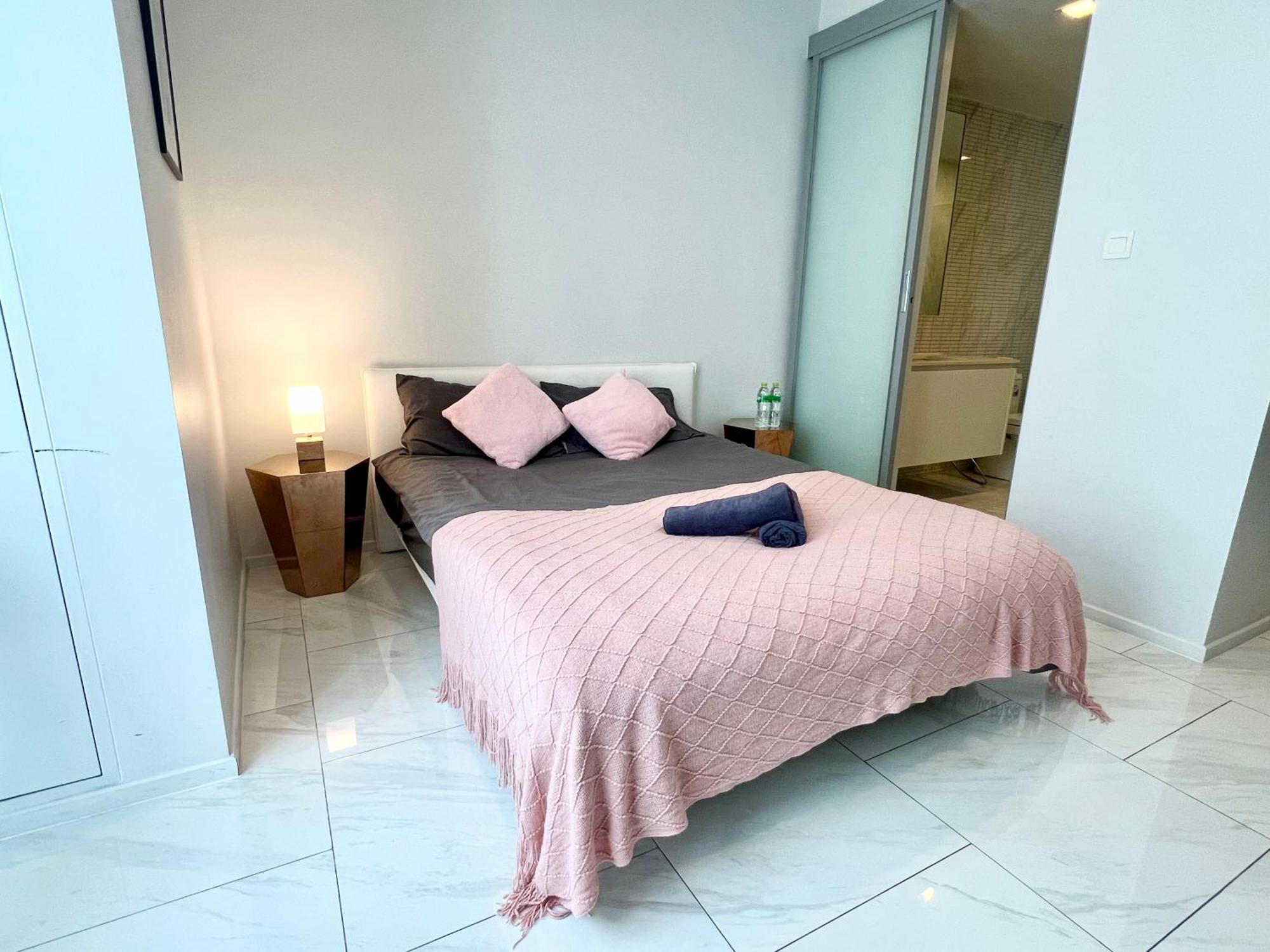 Hyde Sukhumvit 11 Nana & Five House Bangkok