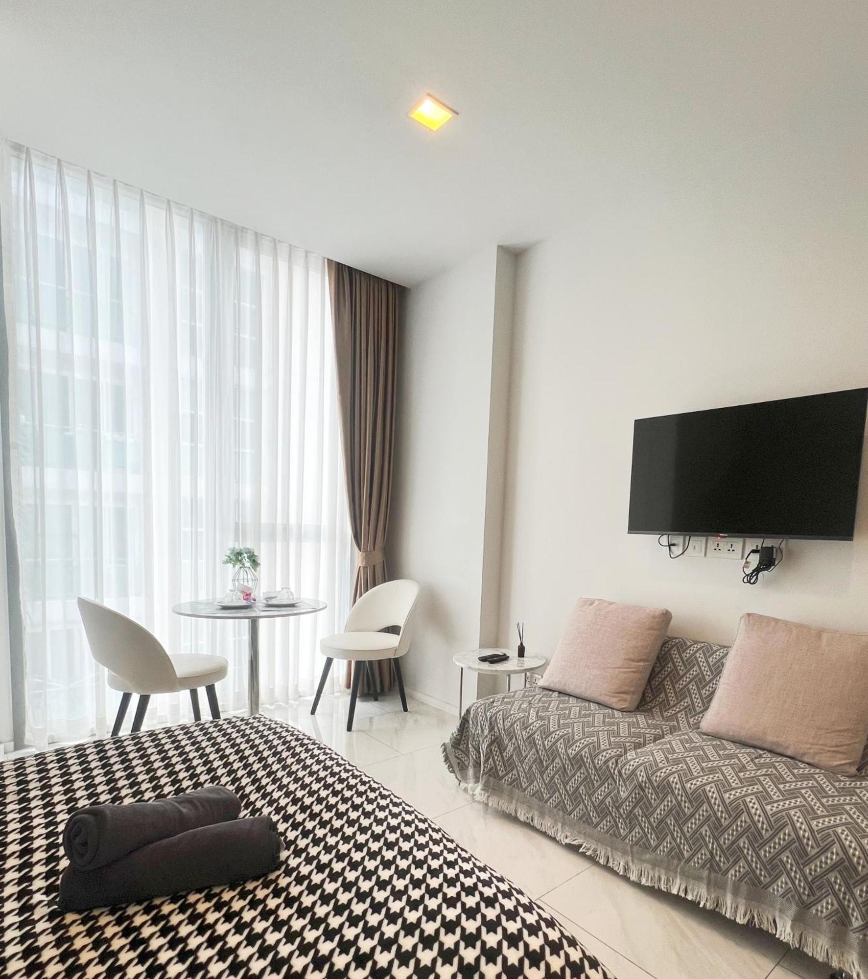 Hyde Sukhumvit 11 Nana & Five House Bangkok