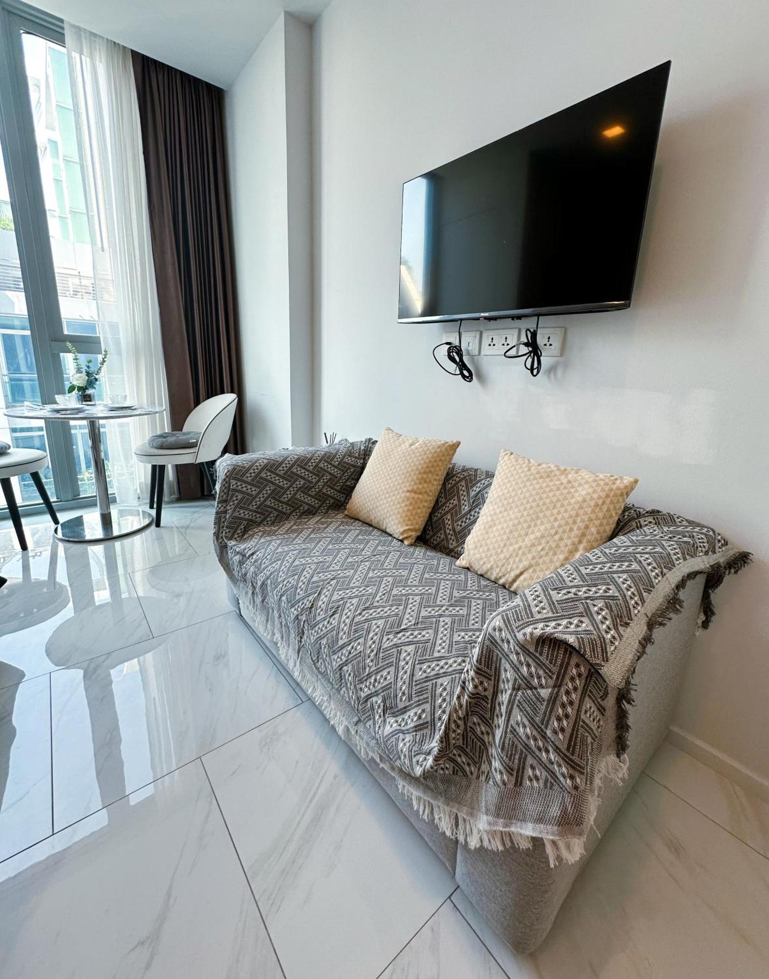 Hyde Sukhumvit 11 Nana & Five House Apartment *