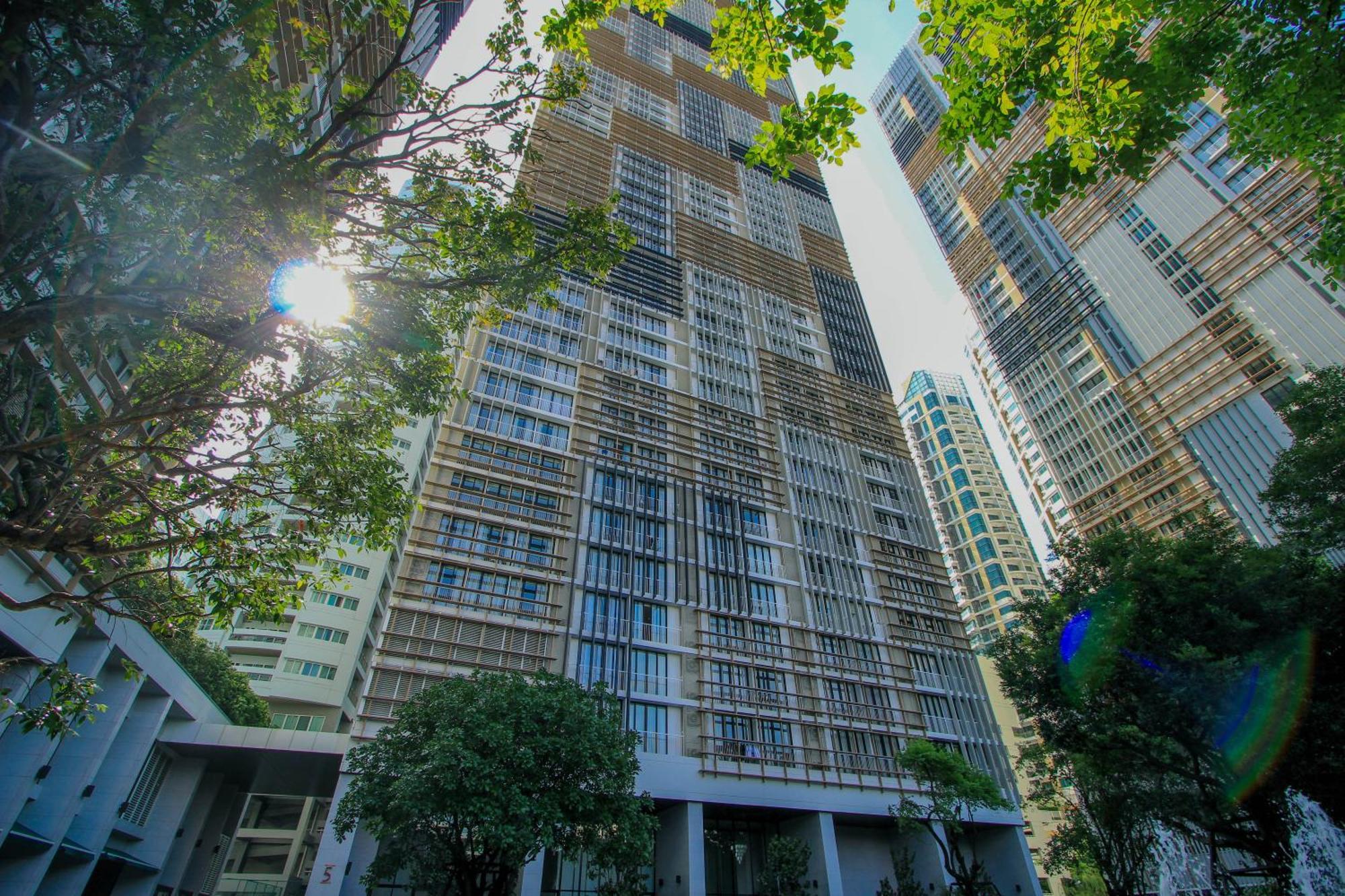 Hampton Next To Emporium Hotel