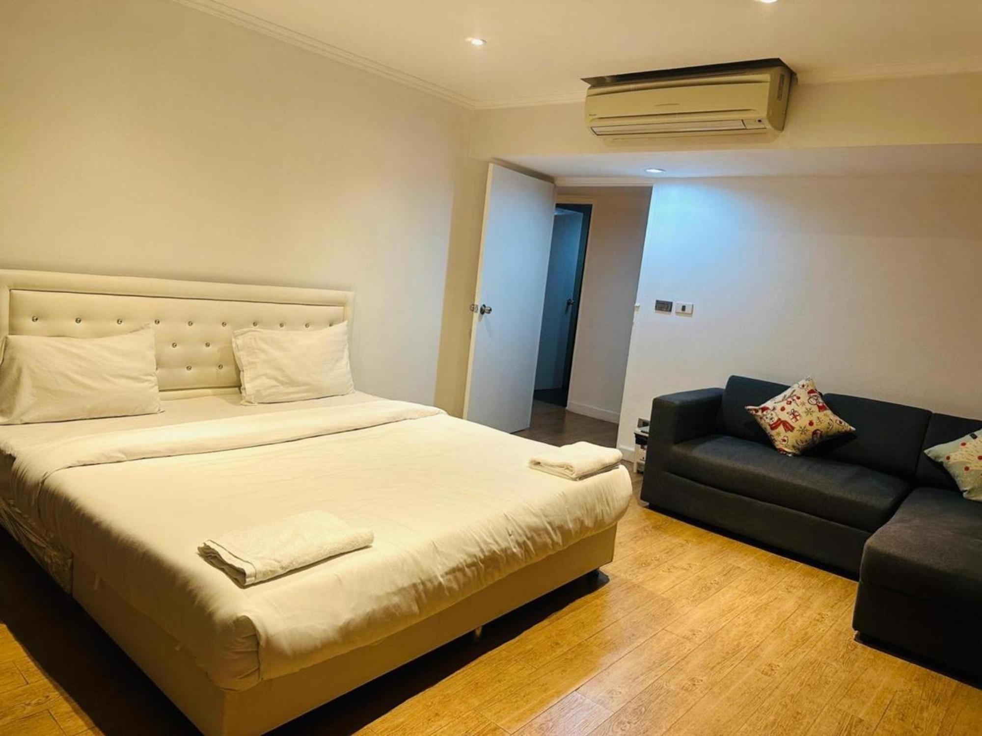 Omni Tower Sukhumvit Soi 4 Direct