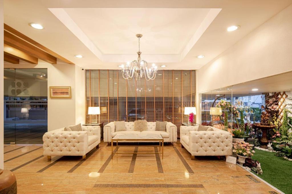 Hotel Schloss At Thonglor Bangkok