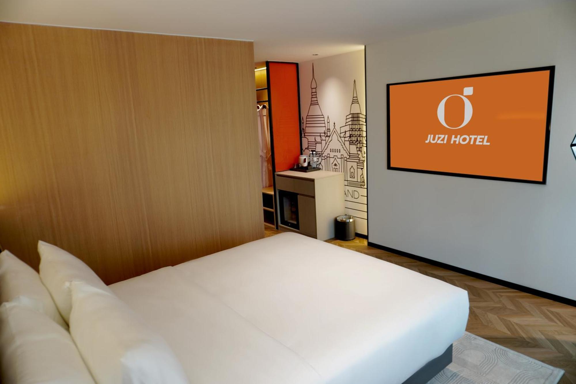 Juzi Hotel 3*