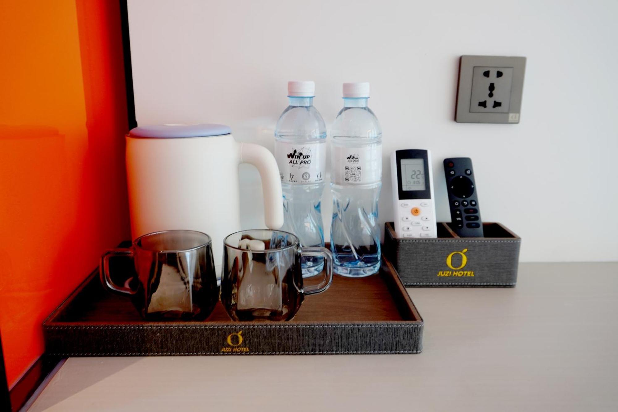 Juzi Hotel 3*