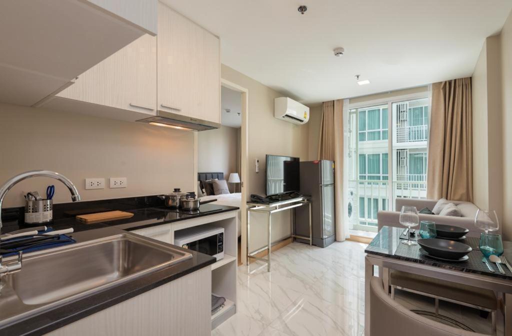 Ekkamai Apartment *