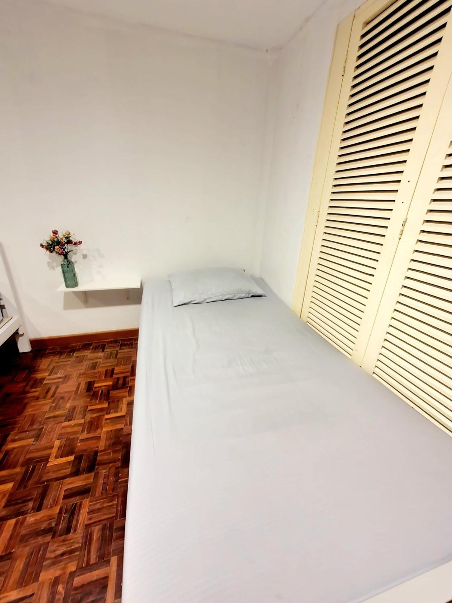 Home16 16 Sukhumvit Hostel