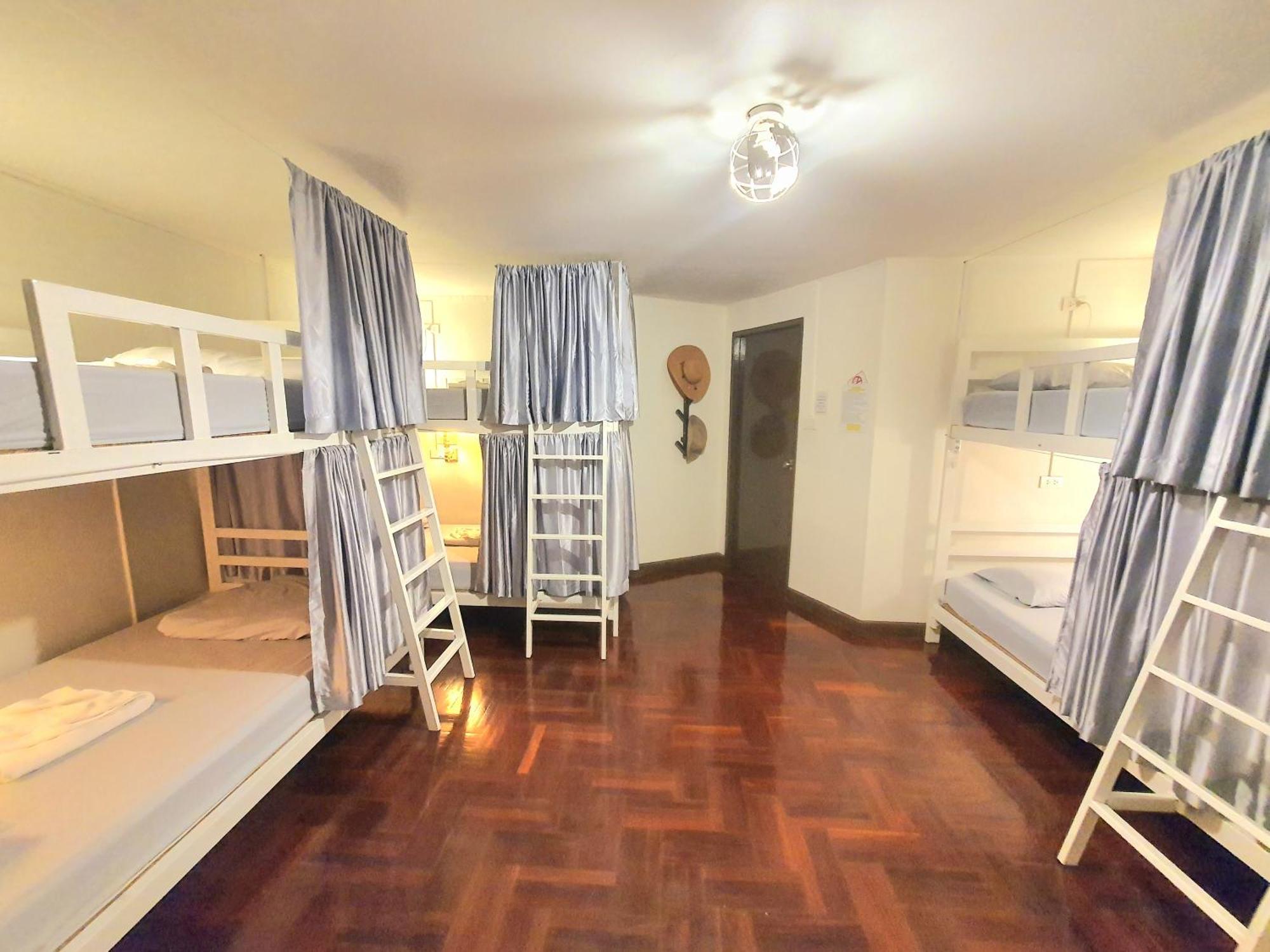 Hostel Home16 16 Sukhumvit