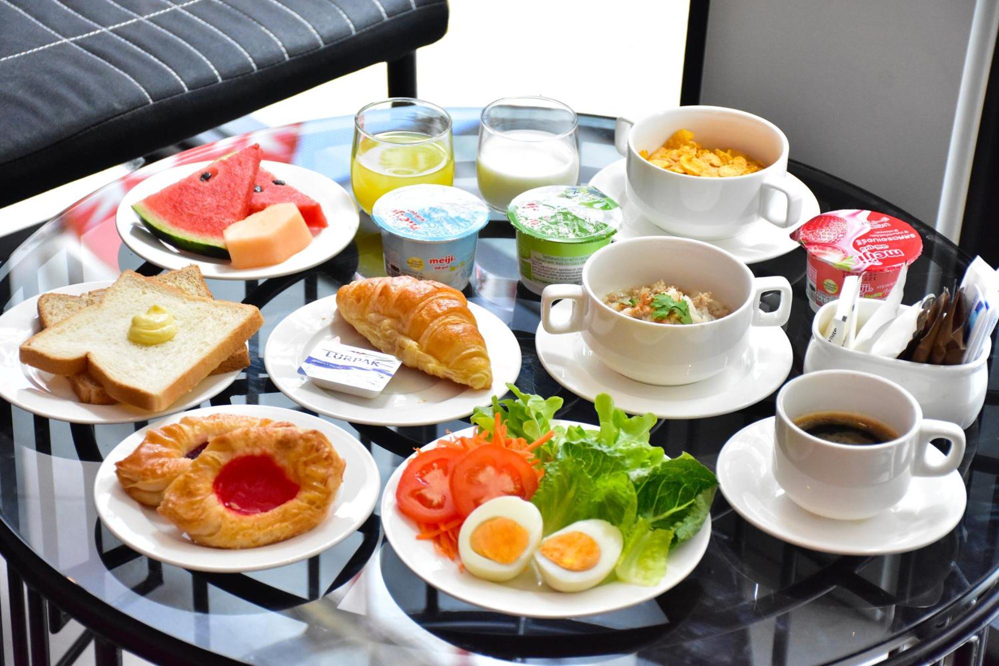 Vib Western Sanam Pao Hotel Bangkok
