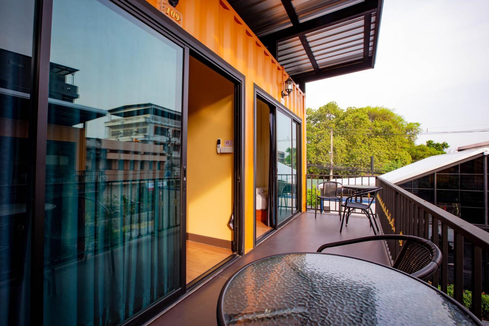 Tuscany Land Donmuang Hotel 3*
