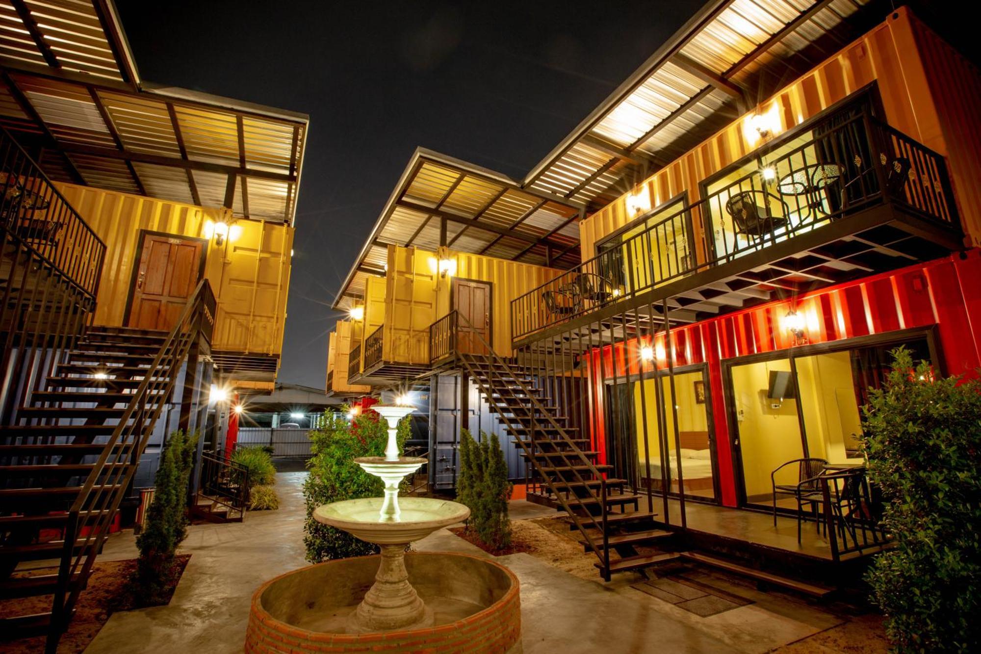 Tuscany Land Donmuang Hotel 3*