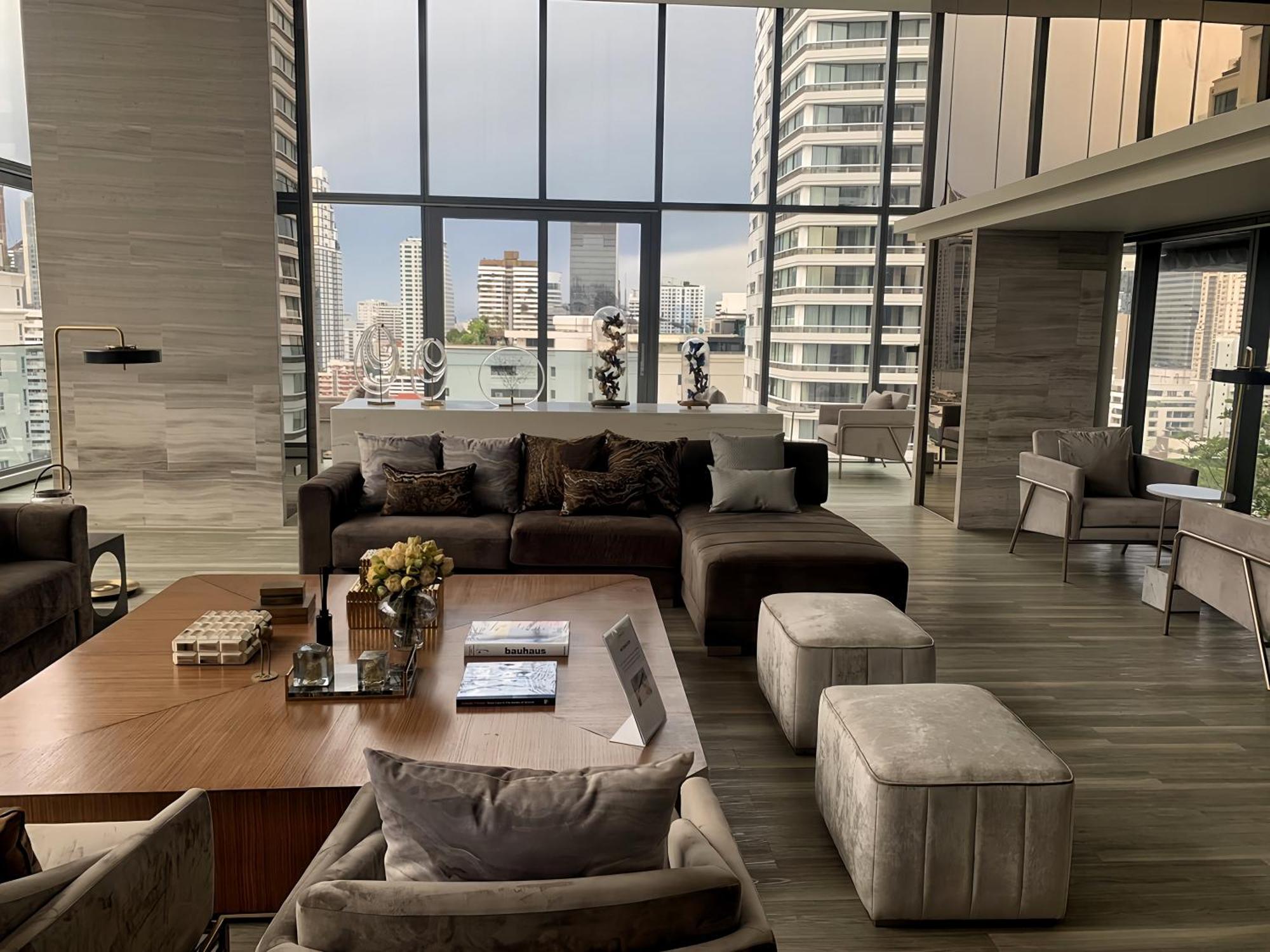 Circle Sukhumvit 11 Apartment *