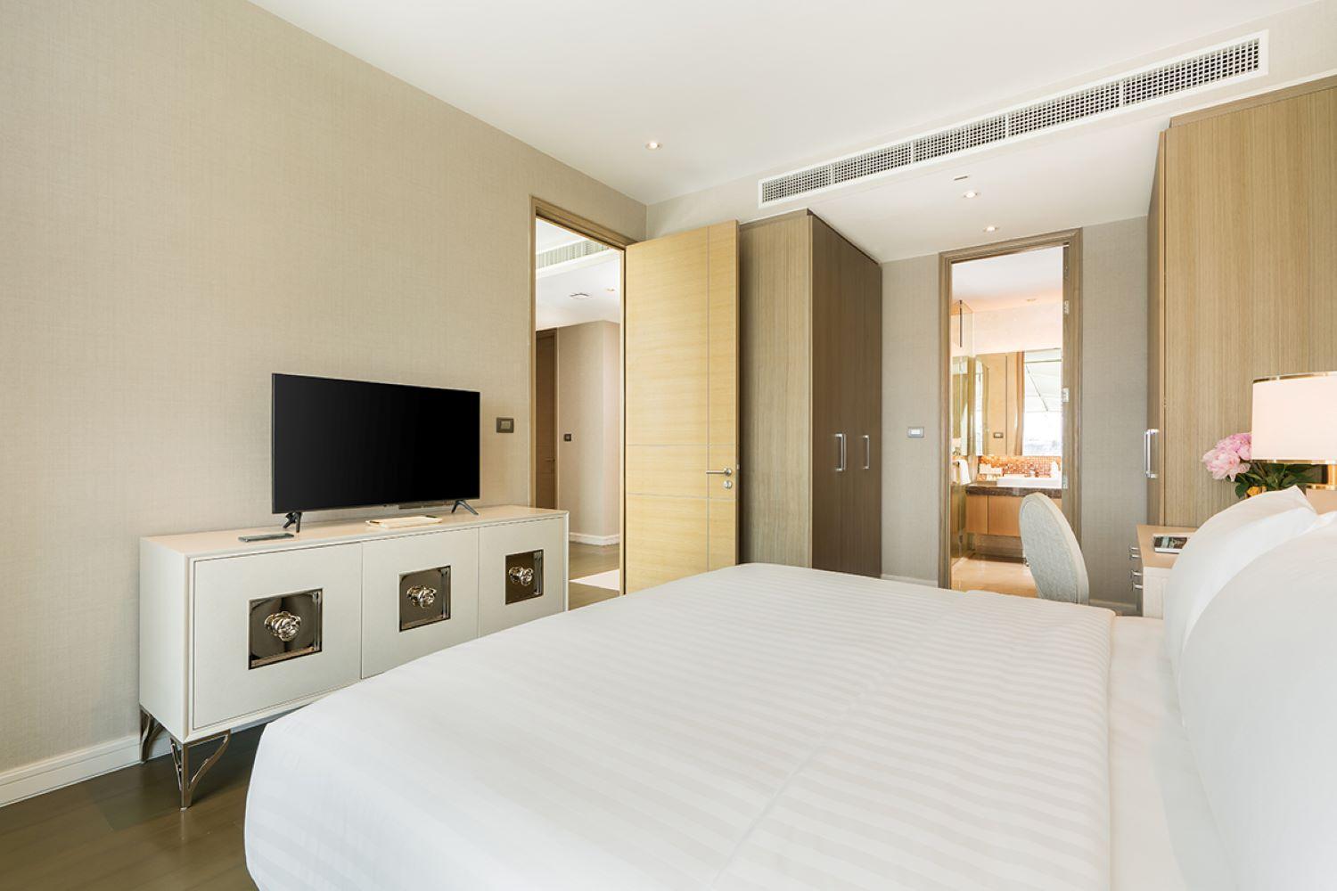 Residences Waldorf Astoria High Floor 83 Sqm Apartment Bangkok