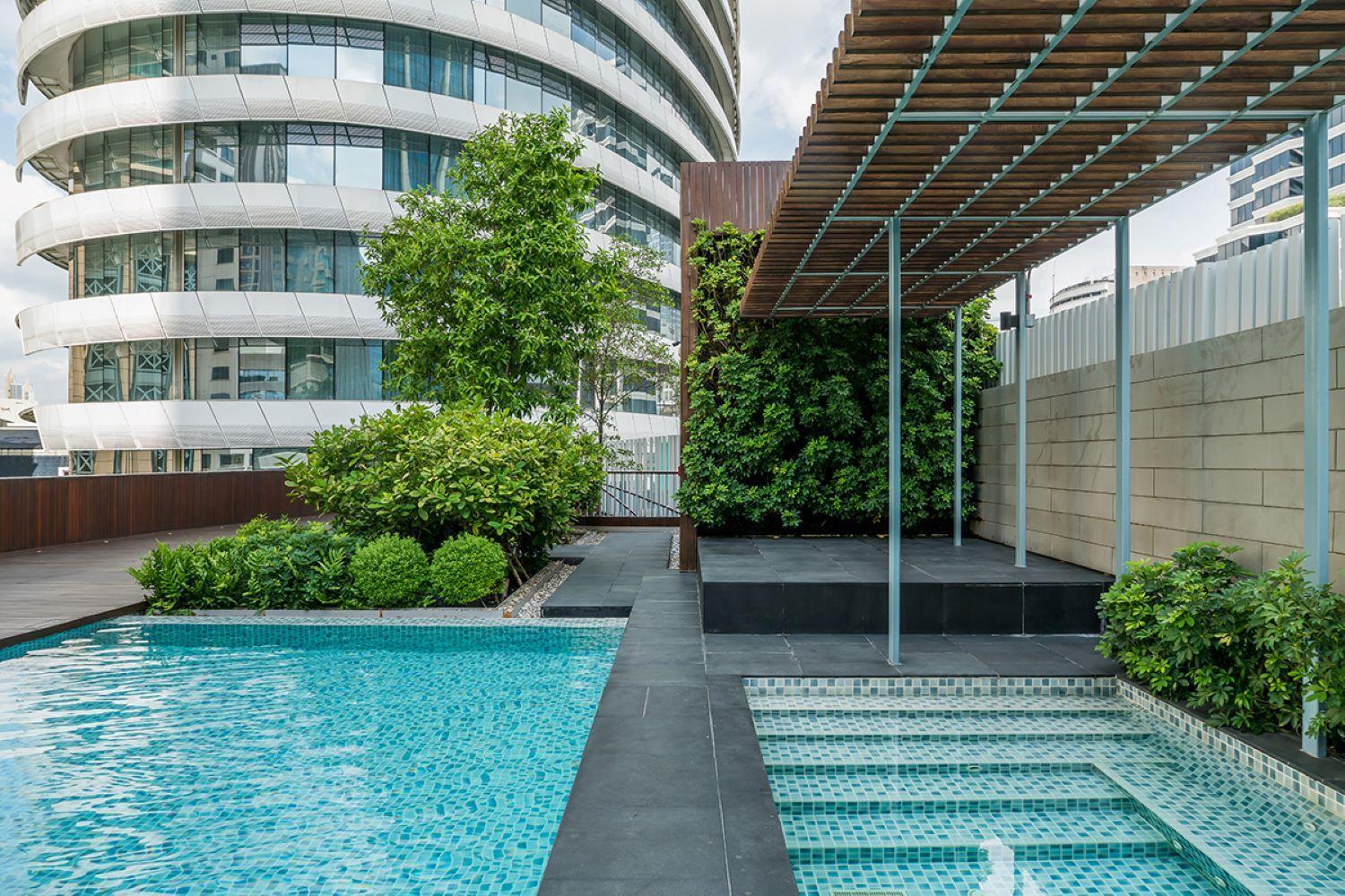 Residences Waldorf Astoria High Floor 83 Sqm Apartment *