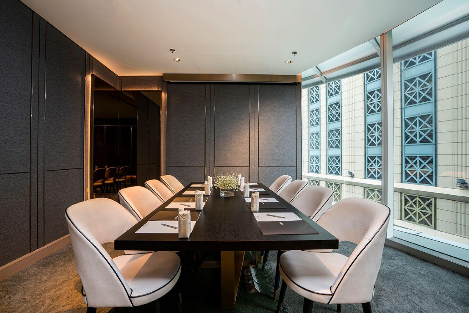 Residences Waldorf Astoria High Floor 83 Sqm Apartment Bangkok