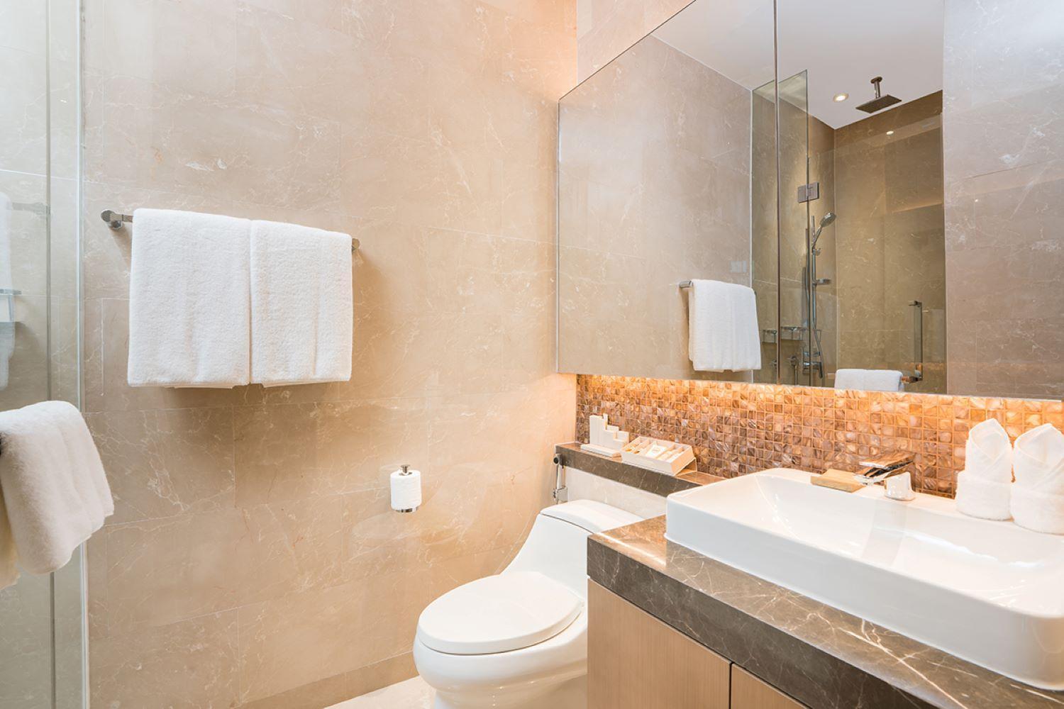 Apartment Residences Waldorf Astoria High Floor 83 Sqm *