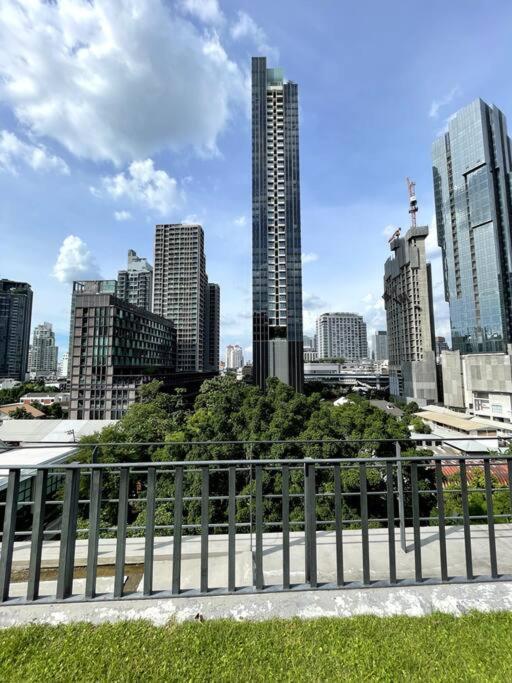 Luxury 2 Near Bts Thong Lor Apartment *