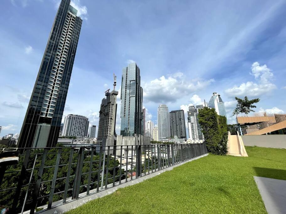 Luxury 2 Near Bts Thong Lor Apartment *