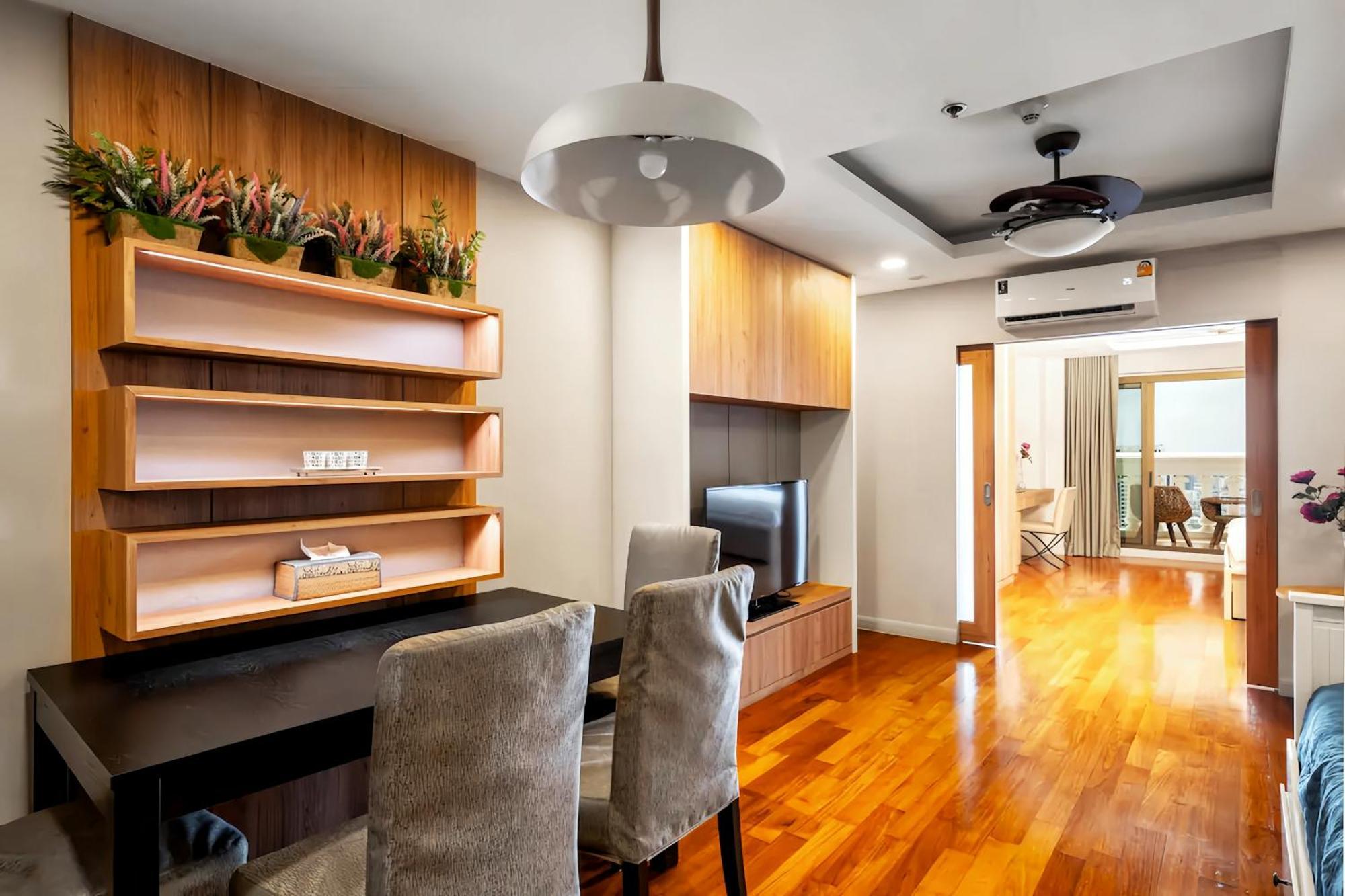 State Tower Apartment
