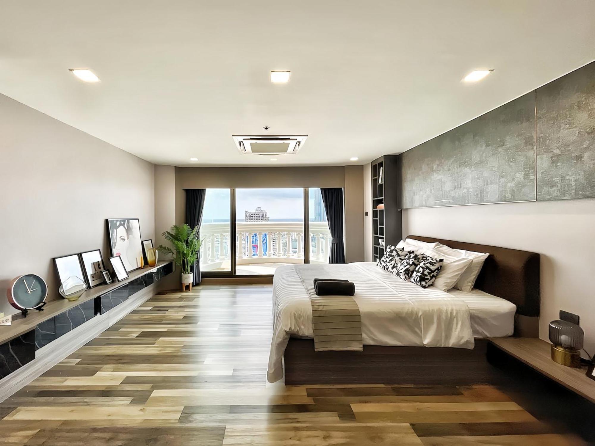 State Tower Apartment *