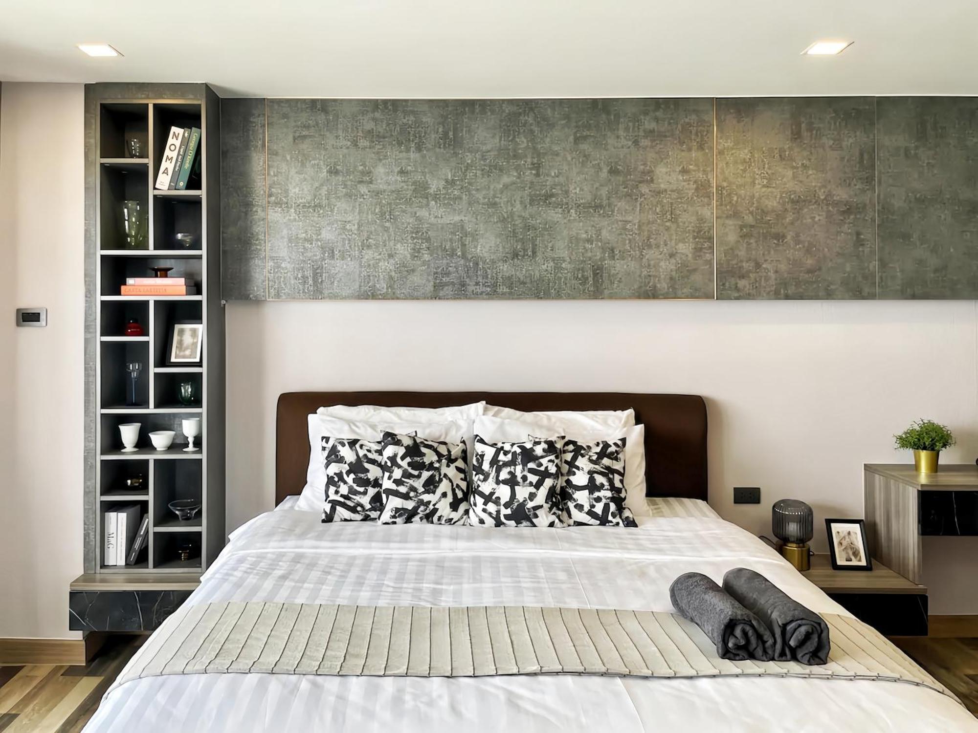 State Tower Apartment