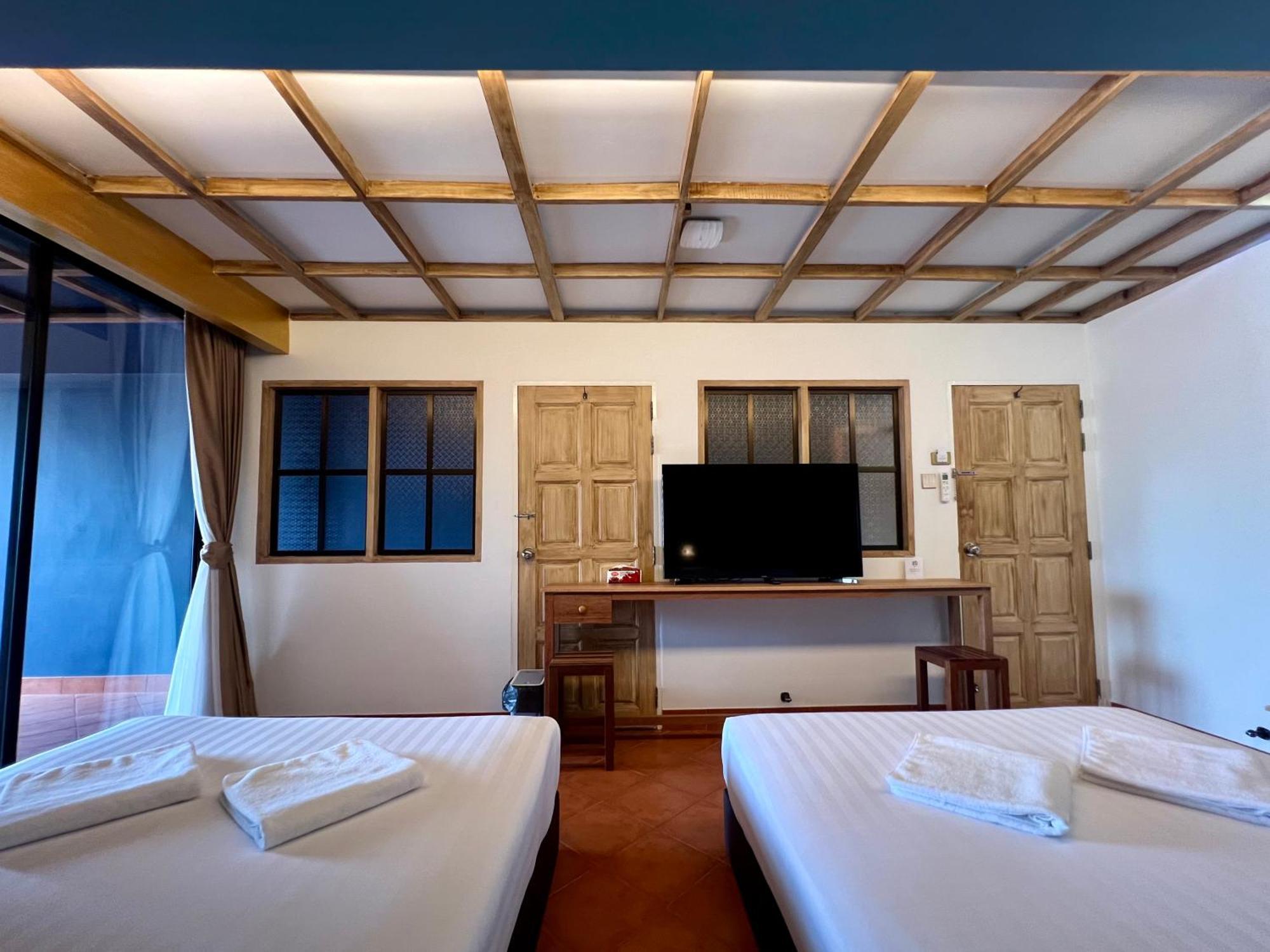 Guest house Cha Na At Merry V *