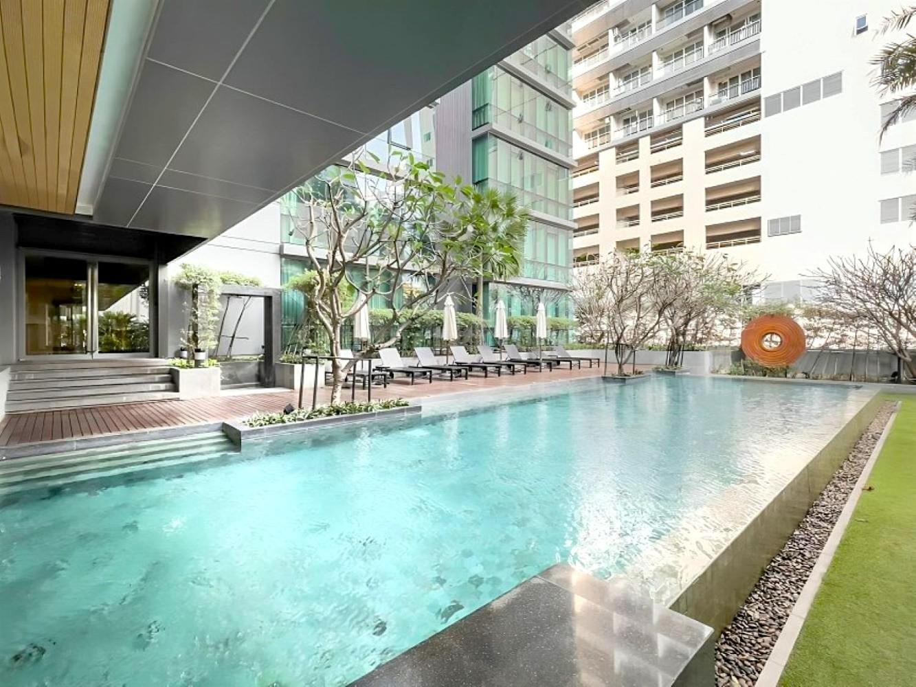 Wonderful Beautiful Peaceful 1 Bed Asoke Bts Mrt Central Sukhumvit *