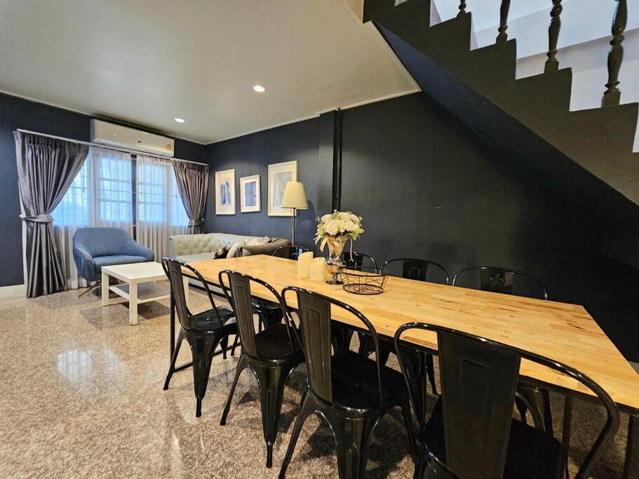 Holiday home 10mins Bts Skytrain Onnut Station *